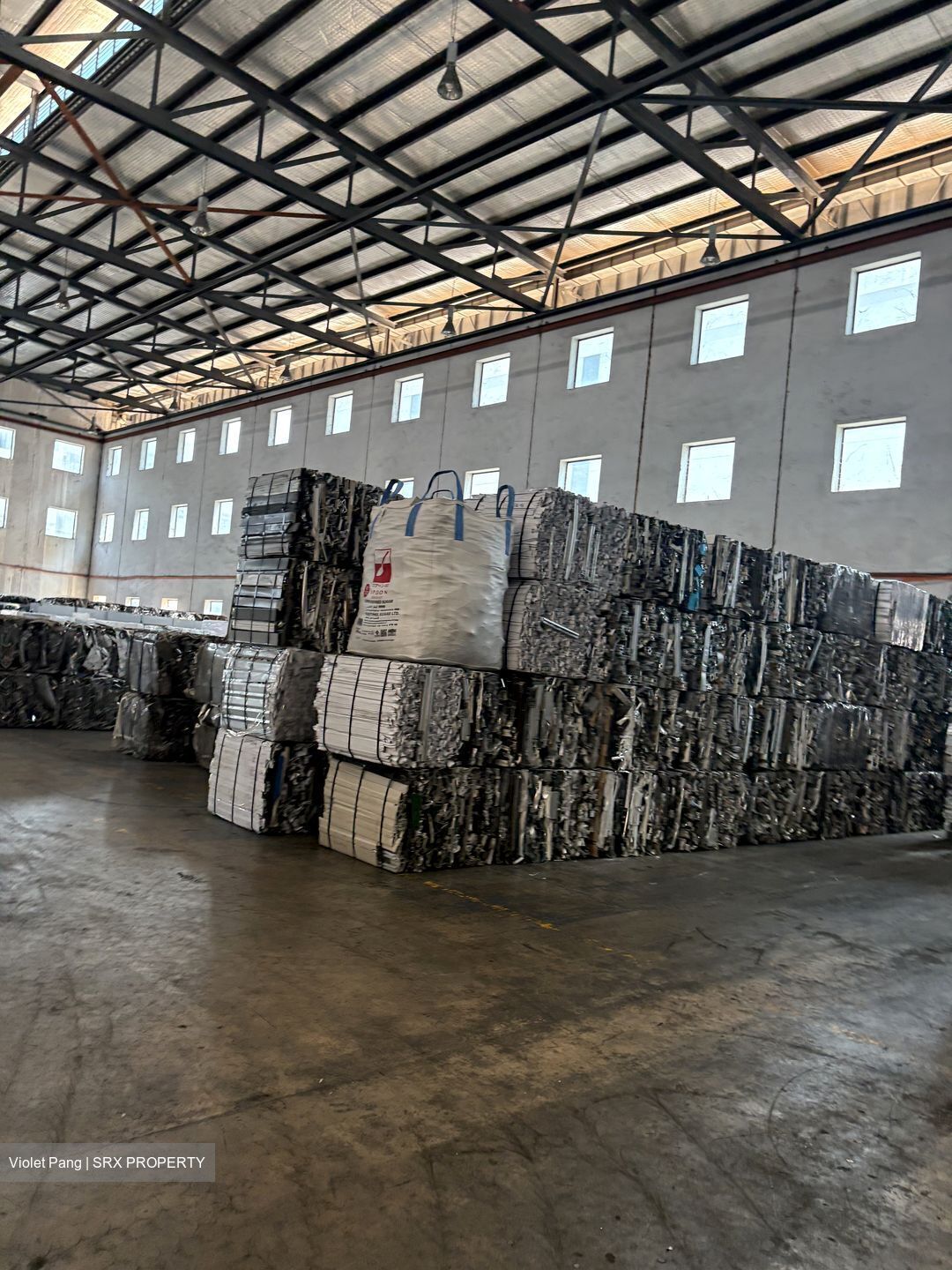 Pioneer Road North (D22), Warehouse #587785541